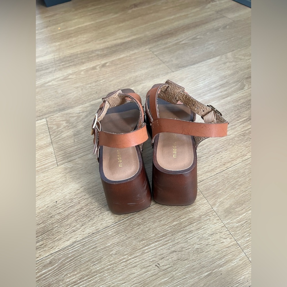 MADDEN GIRL Brown Platform Sandals - Picture 6 of 7